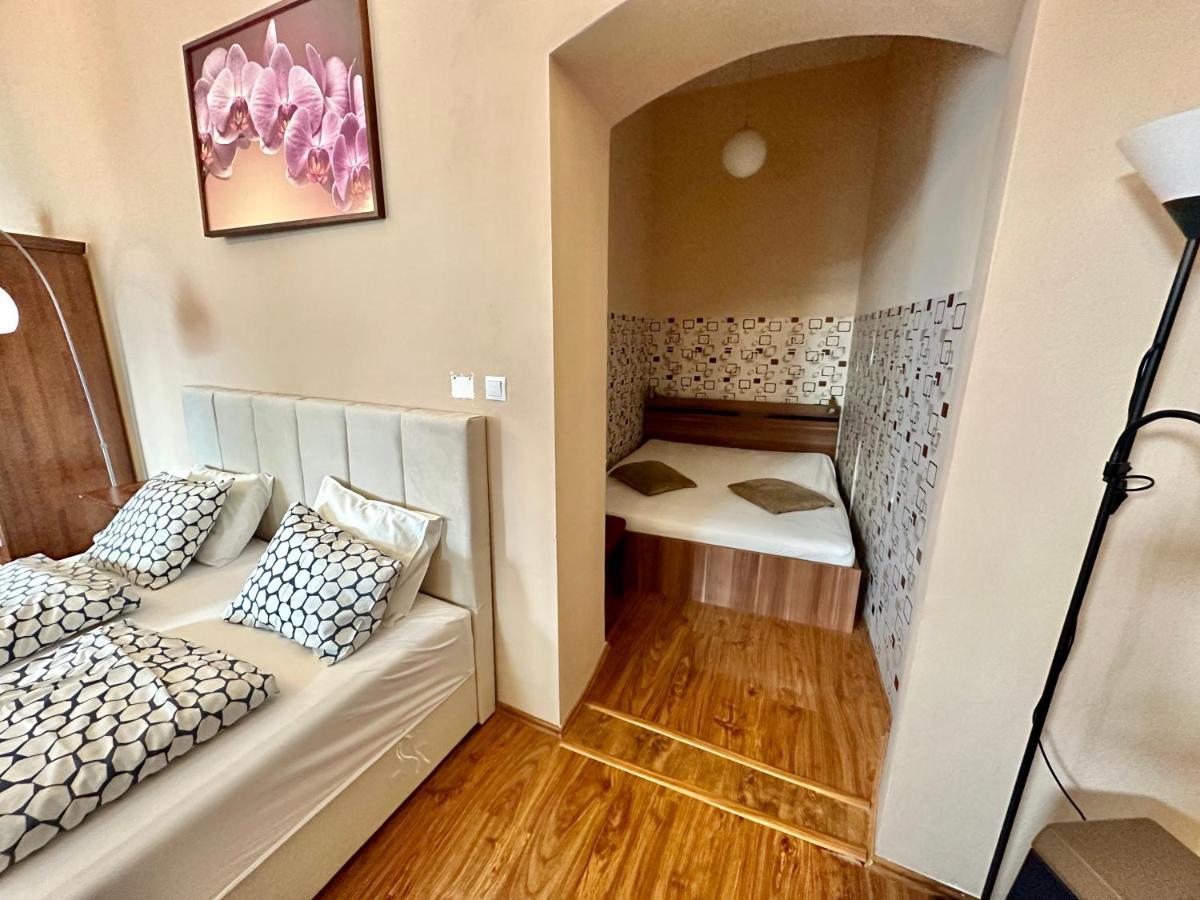 Home Away Main Square Apartment 波普拉德 外观 照片
