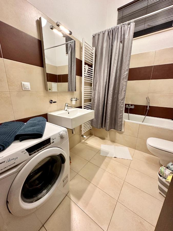 Home Away Main Square Apartment 波普拉德 外观 照片