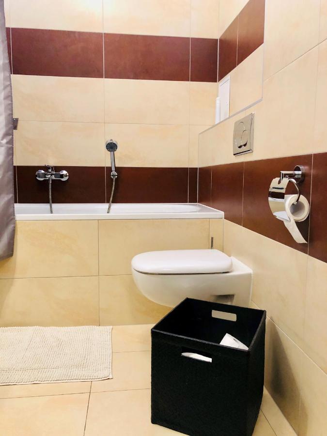Home Away Main Square Apartment 波普拉德 外观 照片